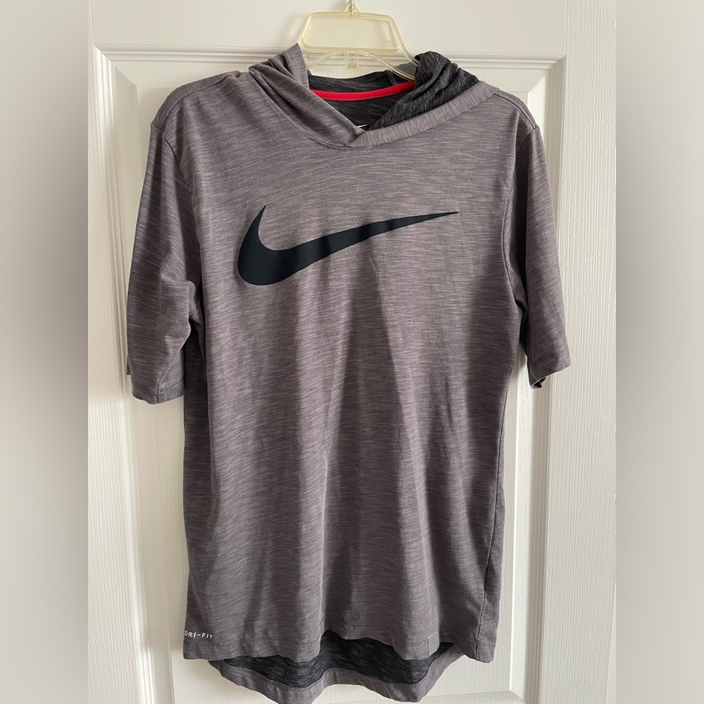 Nike Swoosh Atlanta Hawks Short Sleeve Hoodie - Men’s Small